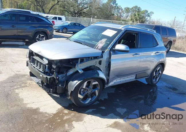 KMHRC8A34PU272717: 44450763