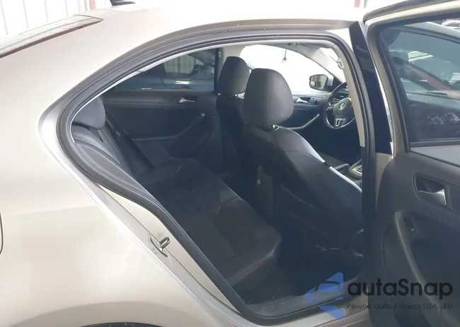 3VWDP7AJ2CM116585: 44450838