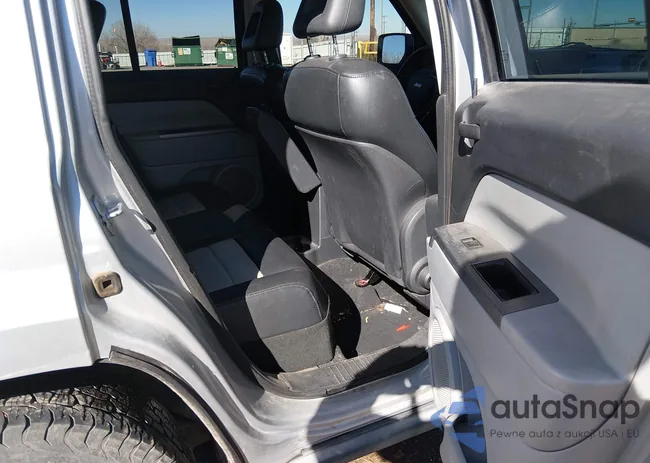 1J8FF48W27D415860: 44450984