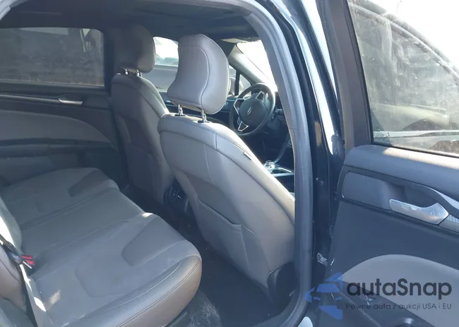 3FA6P0VPXHR155622: 44451134