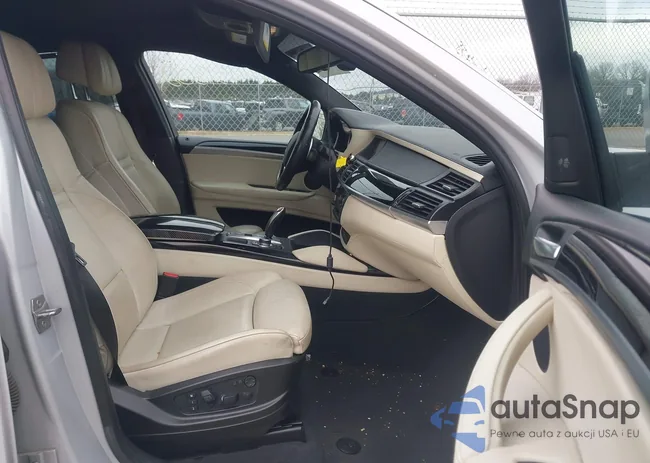 5UXFG8C52EL592615: 44451302