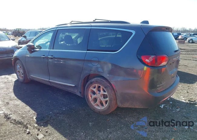 2C4RC1BG7HR820804: 44450655