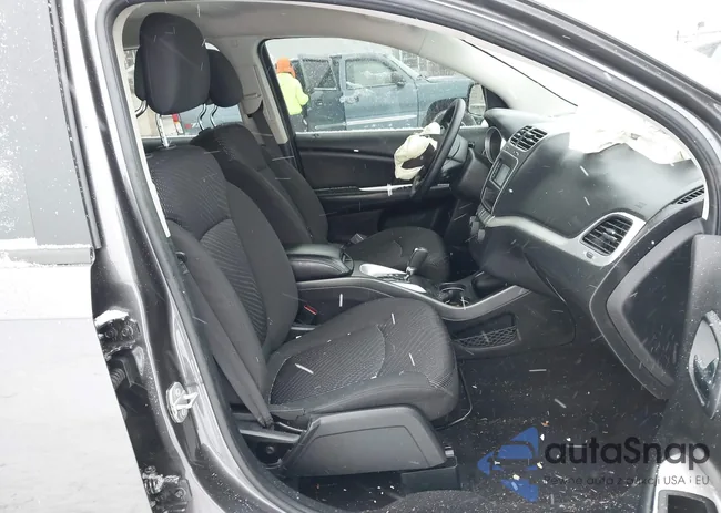 3C4PDCABXGT105209: 44451341