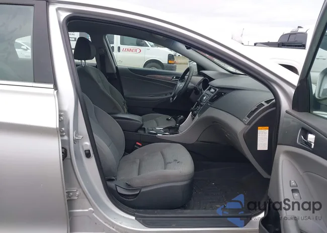 KMHEC4A46DA067185: 44451410