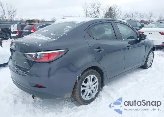 3MYDLBYV7HY183176: 44452811