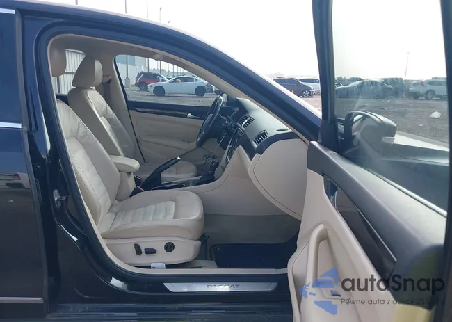 1VWCN7A35EC014155: 44452832