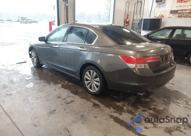 1HGCP3F86BA007721: 44453196