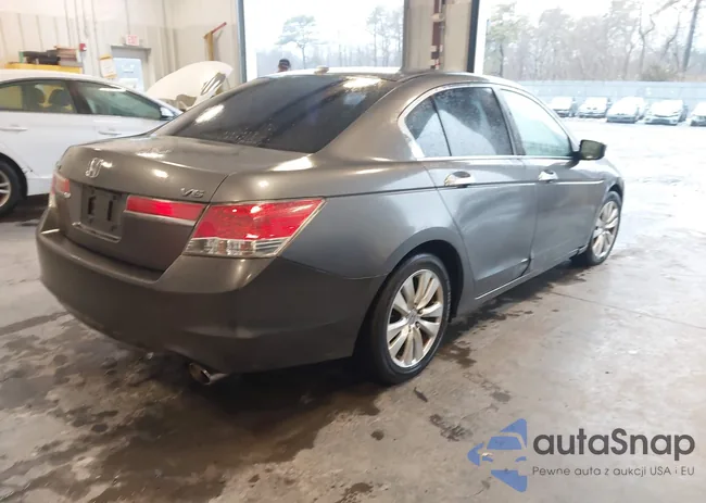 1HGCP3F86BA007721: 44453196