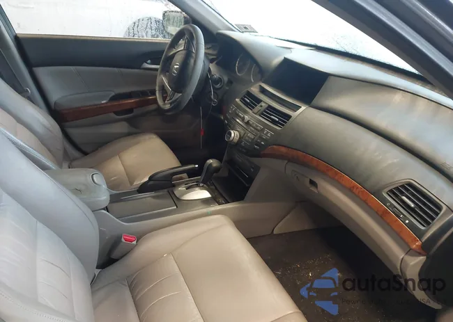 1HGCP3F86BA007721: 44453196