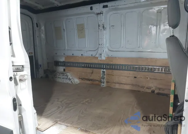 1FTYR2CM3GKA05341: 44453264