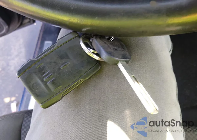 1GCVKREC1HZ101272: 44452677