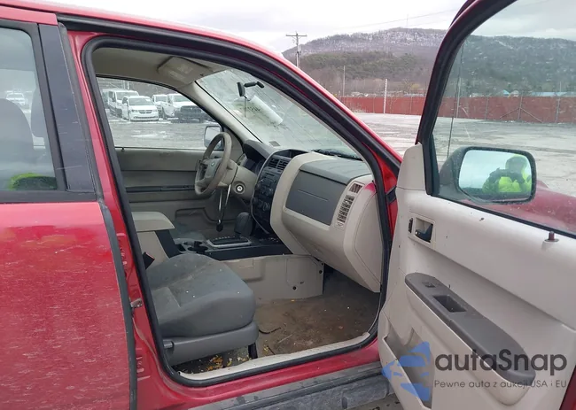 1FMCU92Z38KC90201: 44452707