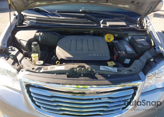 2C4RC1BG0FR629514: 44453841