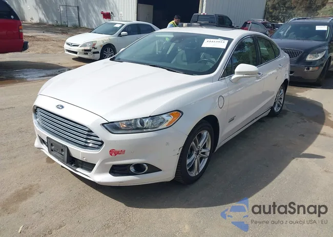 3FA6P0SU2GR320684: 44453953