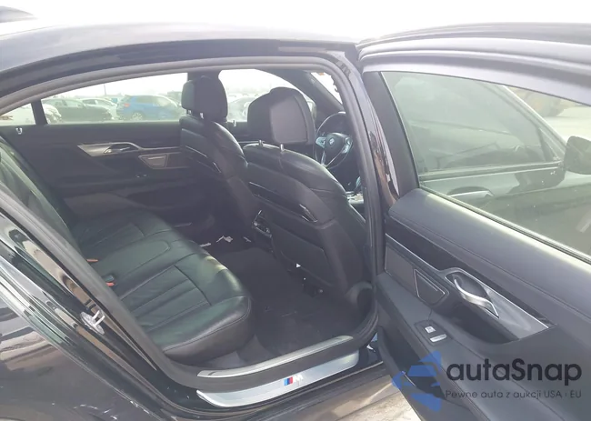 WBA7F2C50JB238563: 44454086