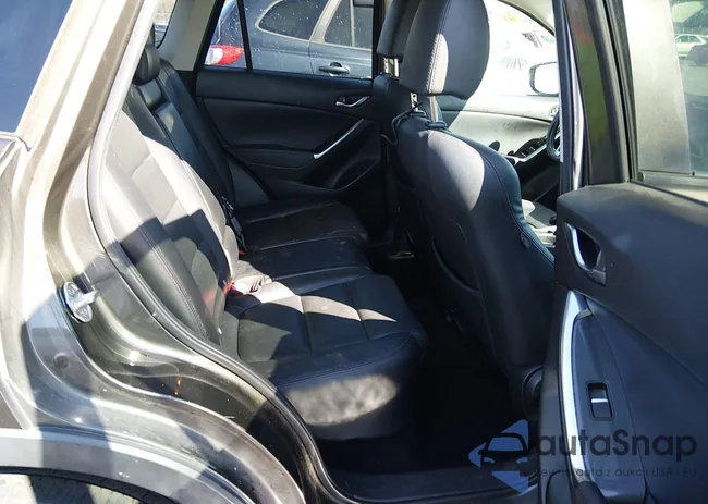 JM3KE4DY7G0728174: 44454137