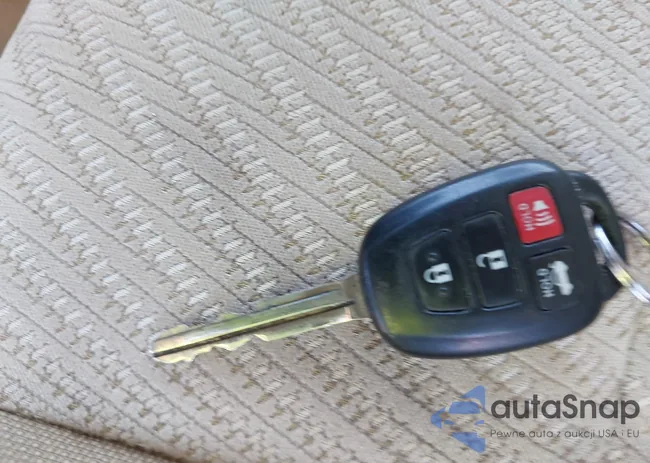 4T1BF1FK6FU100025: 44454157