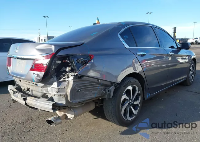 1HGCR3F83HA025306: 44453415