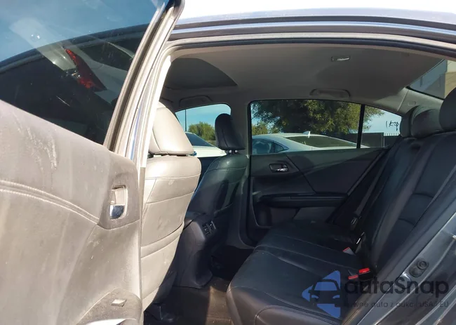 1HGCR3F83HA025306: 44453415