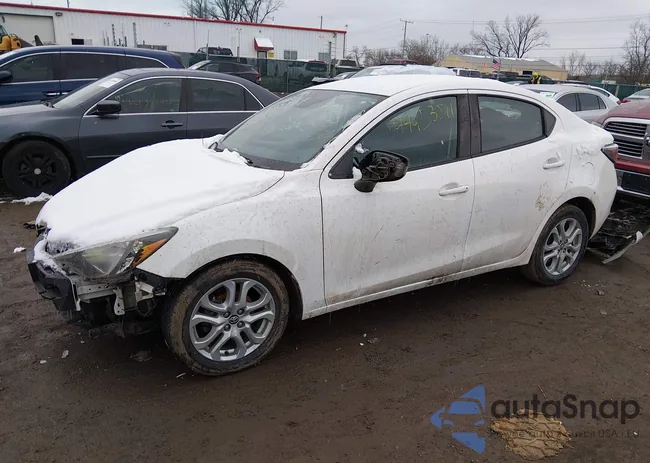 3MYDLBYV7HY184747: 44453511