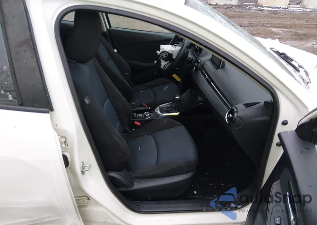 3MYDLBYV7HY184747: 44453511