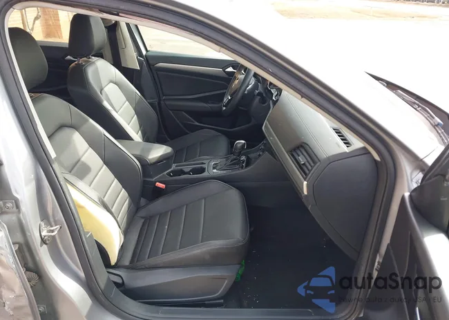 3VWC57BU0MM031885: 44453536