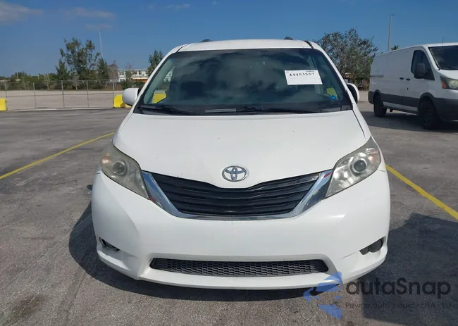 5TDKZ3DCXHS817585: 44453557