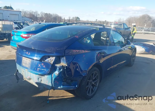 5YJ3E1EB3NF103677: 44454842