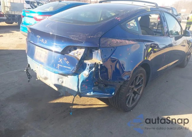 5YJ3E1EB3NF103677: 44454842