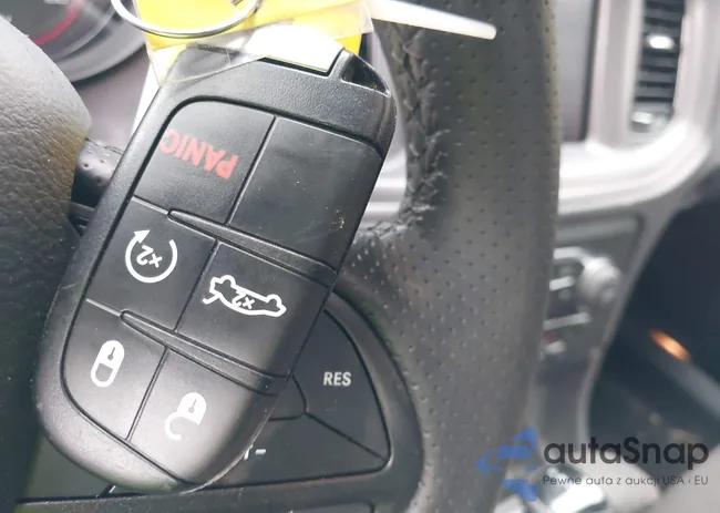 2C3CDXCT1PH613335: 44454948