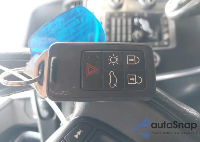 YV449MRSXH2183777: 44455249