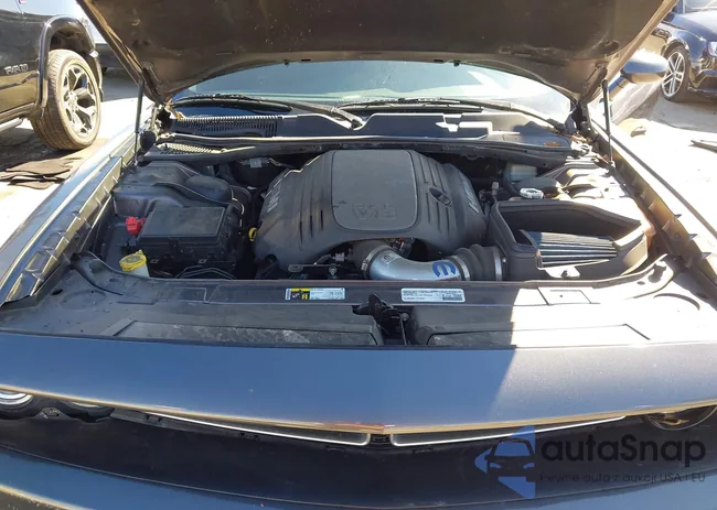 2C3CDZAT7FH737056: 44454444