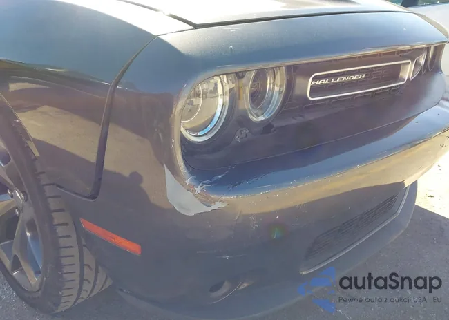 2C3CDZAT7FH737056: 44454444