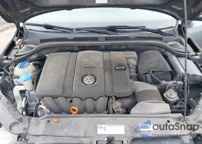 3VWLP7AJ8CM365825: 44454533