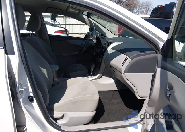 2T1BU4EE2BC607941: 44454555