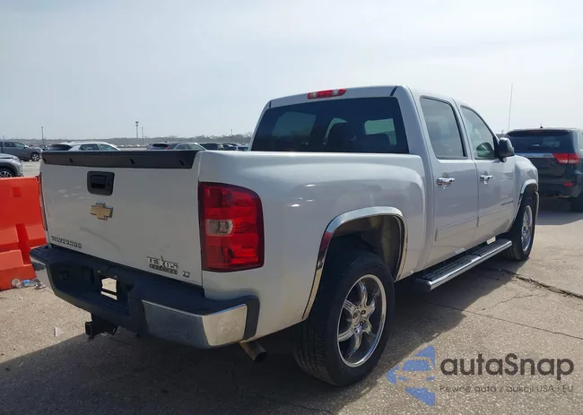 2GCEC13JX81144453: 44455935