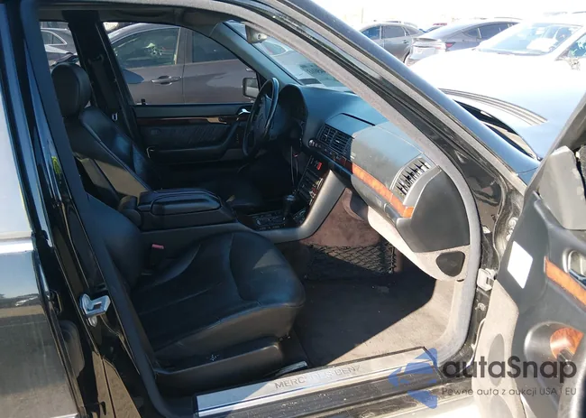 WDBGA43G9XA421097: 44456113