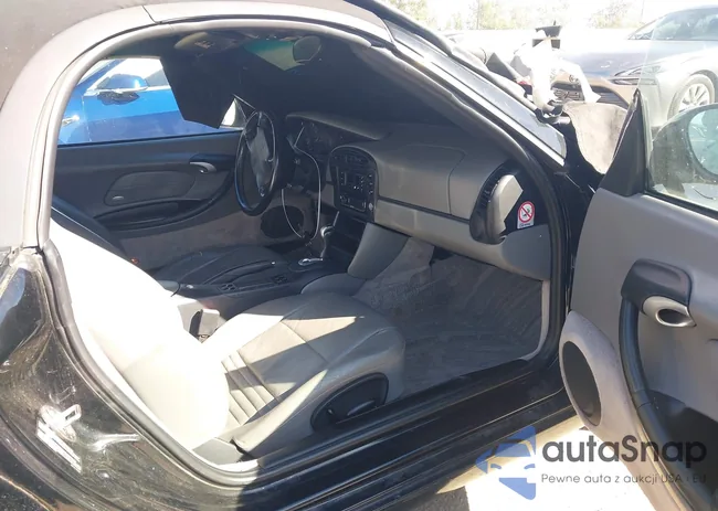 WP0CA2984YU627089: 44455449