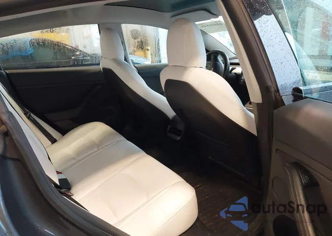 5YJ3E1EC4NF103910: 44456849