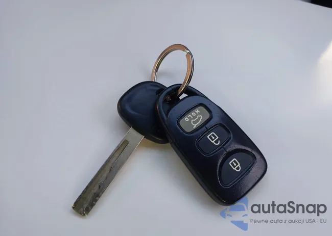 KMHTC6AD6CU045803: 44456860