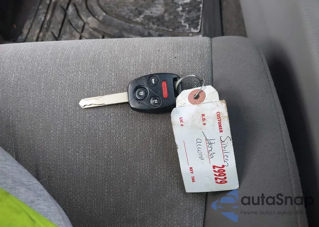 1HGCP2F37AA143871: 44456569