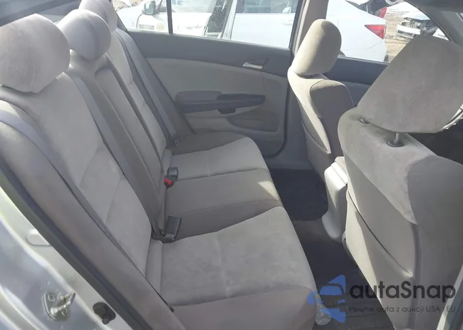 1HGCP2F37AA143871: 44456569