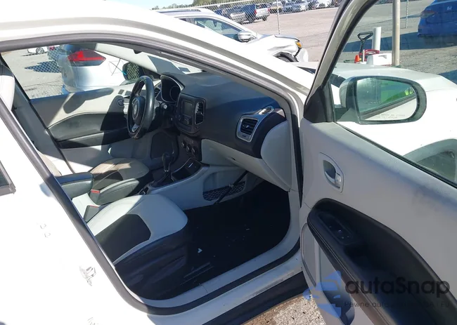 3C4NJCBB1JT460680: 44457871