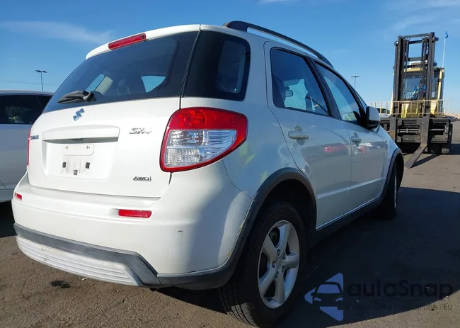 JS2YB413775101035: 44458179