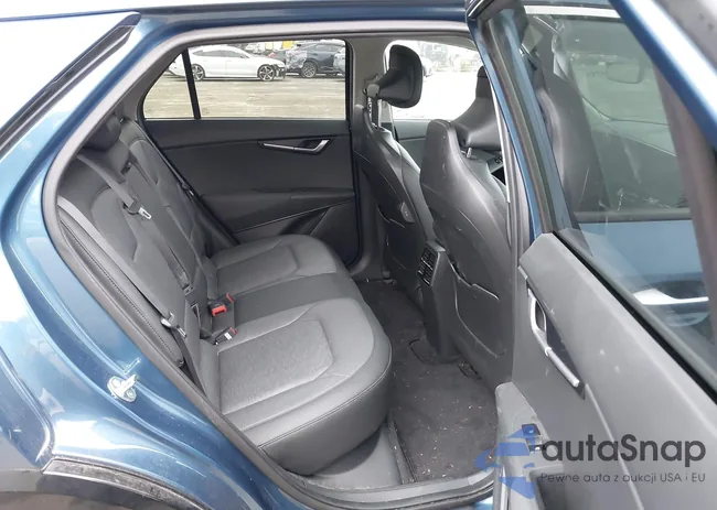 KNDCT3L11P5044919: 44457551