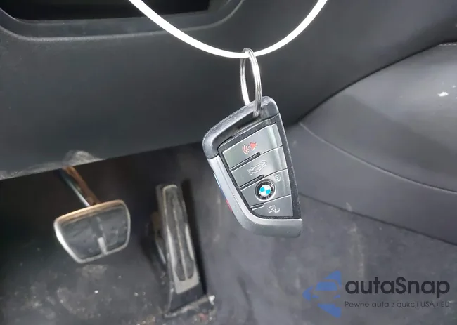 WBAJB9C59KB287904: 44457561