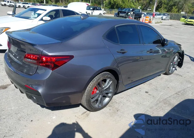 19UUB2F63JA008075: 44457572