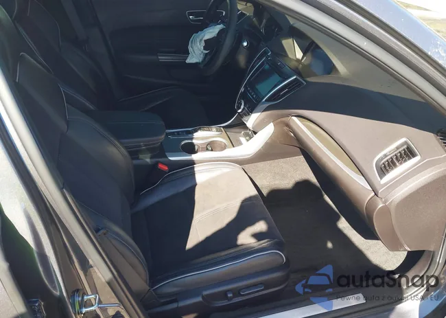 19UUB2F63JA008075: 44457572