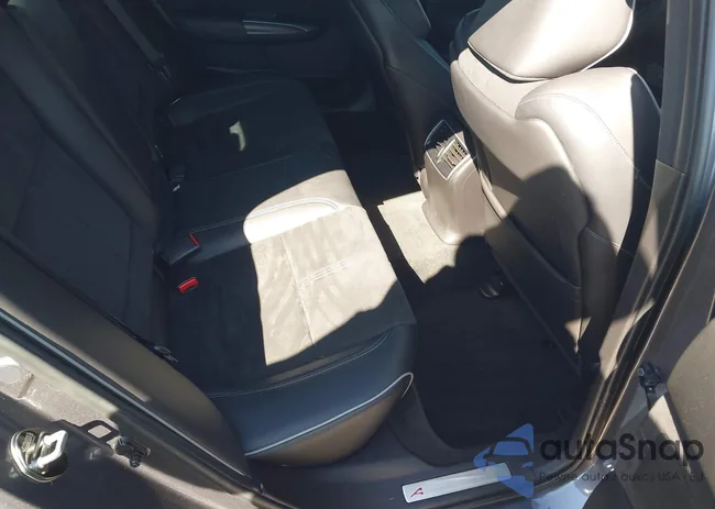 19UUB2F63JA008075: 44457572