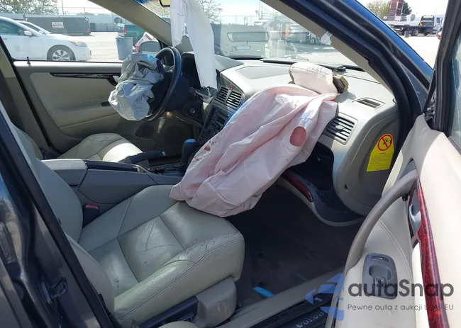 YV1RH59H932256467: 44457635